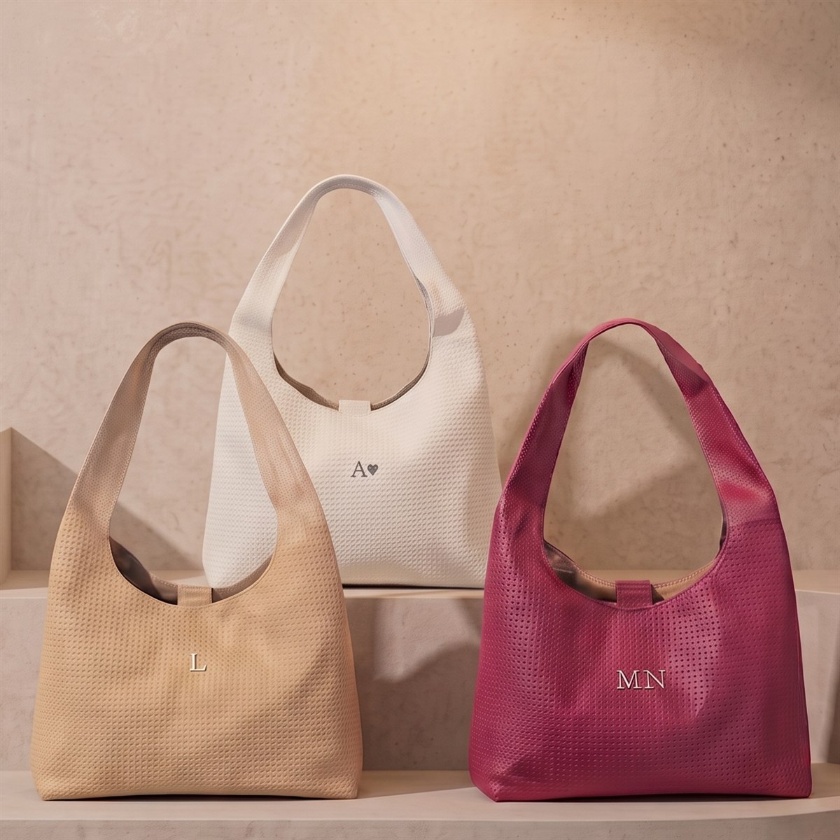 Bolsas tipo hobo con iniciales personalizadas