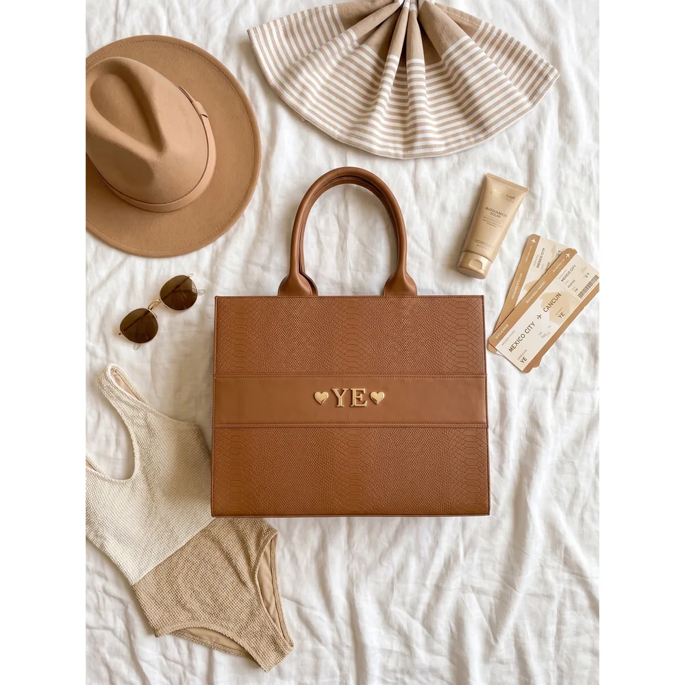 Temis XL — bolsa personalizada con letras metálicas