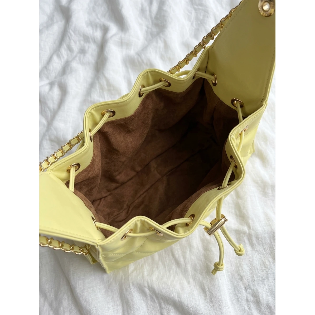Theia 25 — vista 3